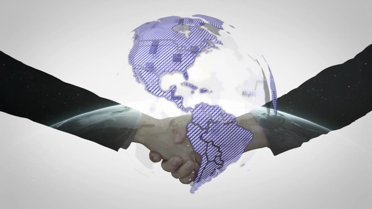 Executivos apertando as mãos, com um globo giratório brilhando e continentes roxos, para um acordo global.