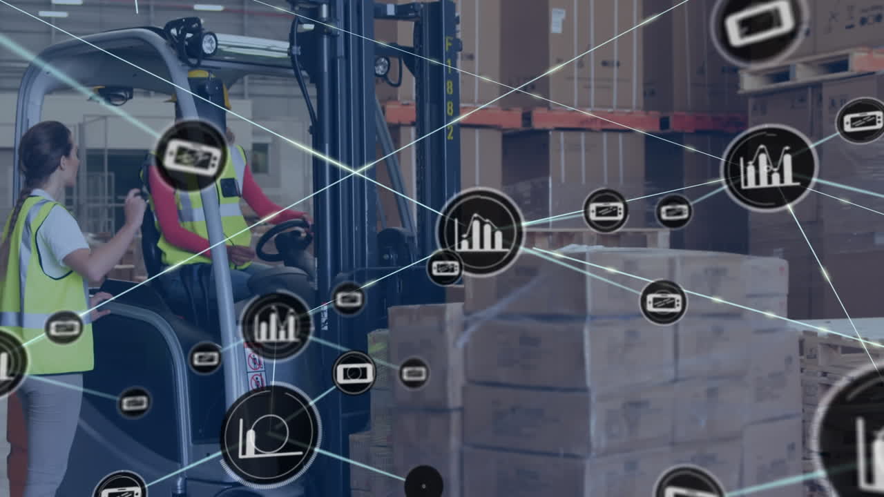 animación de una red de iconos digitales sobre diversos trabajadores masculinos y femeninos discutiendo en el almacén