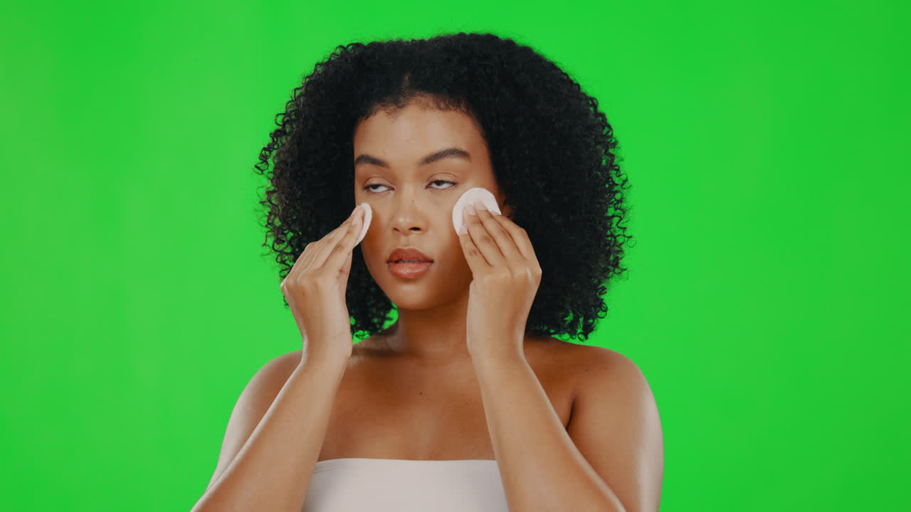 beleza, tela verde e mulher com almofada de algodão