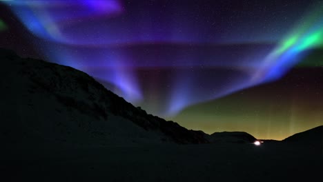 Iceberg-Oscuro-Con-Fondo-De-Aurora