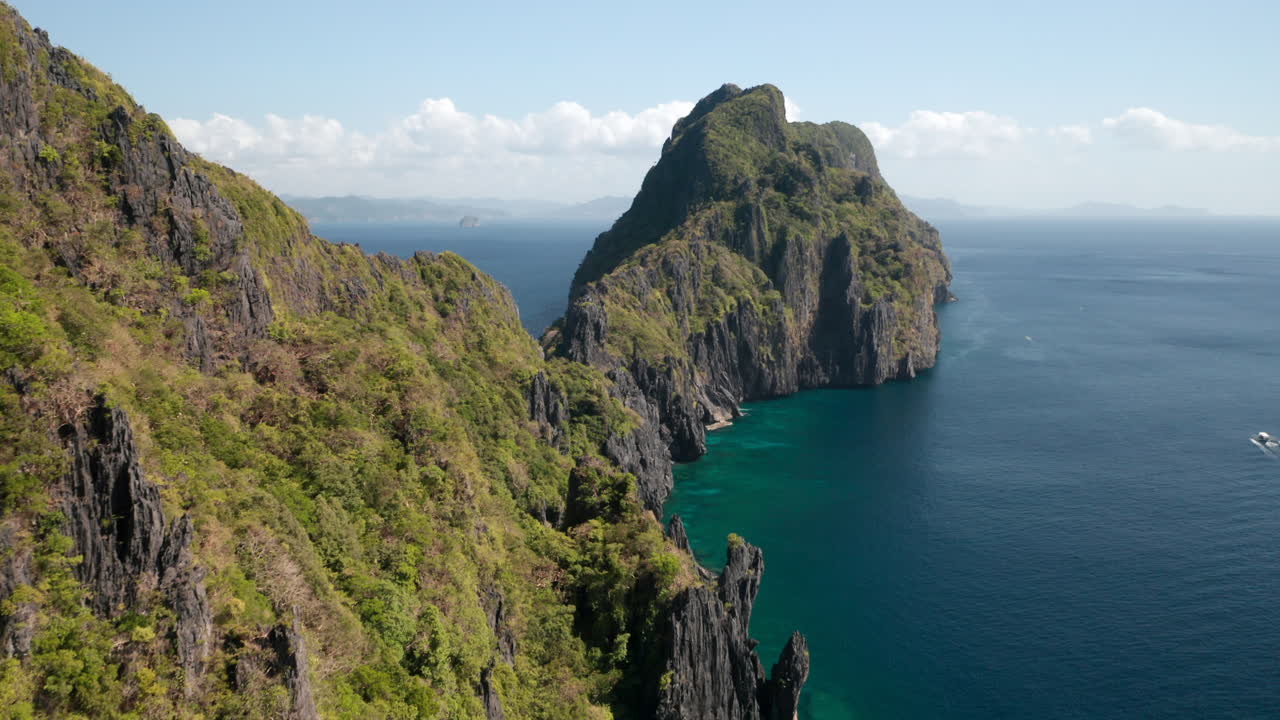 Aerial shot of mountian ridge of Matinloc Island, El Nido, Palawan, Pilippines