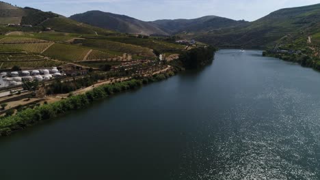 Paisaje-Del-Duero-En-La-Aldea-De-Pinhão-Portugal-Vista-Aérea