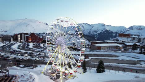 una rueda gigante en los alpes franceses
