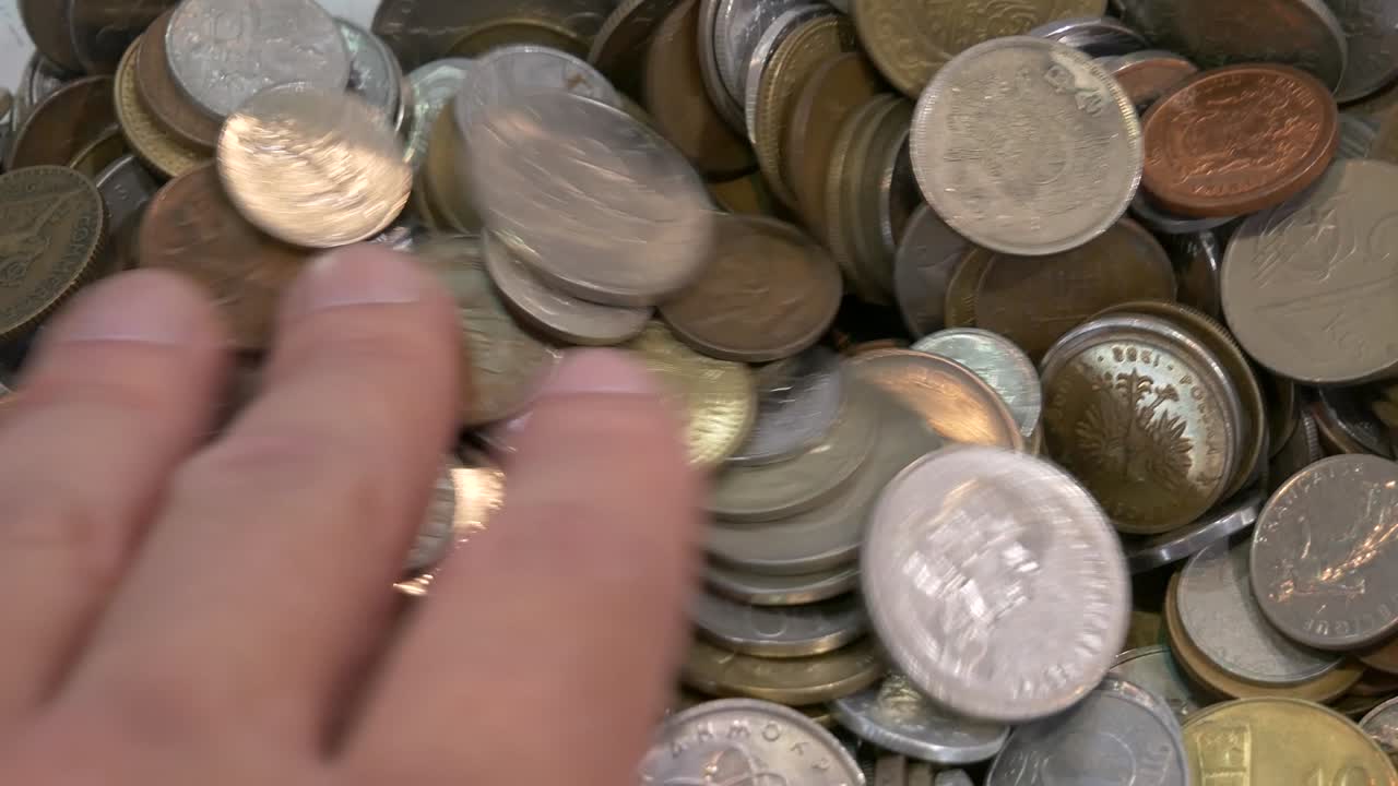 diferentes monedas de todo el mundo