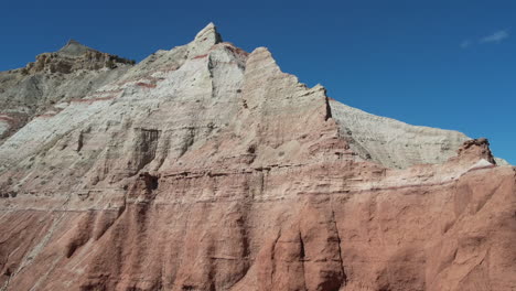 drohnenaufnahme der ssnstone-hügel und felsformationen im kodachrome basin state park, utah, usa