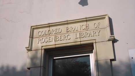 Establishing-shot-of-Central-High-School---First-school-in-Texas-for-Black-people