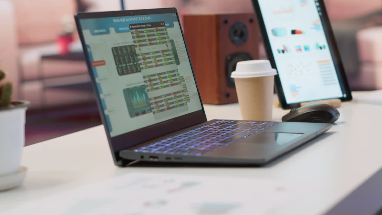 oficina moderna vacía de un empresario de negocios con una computadora portátil