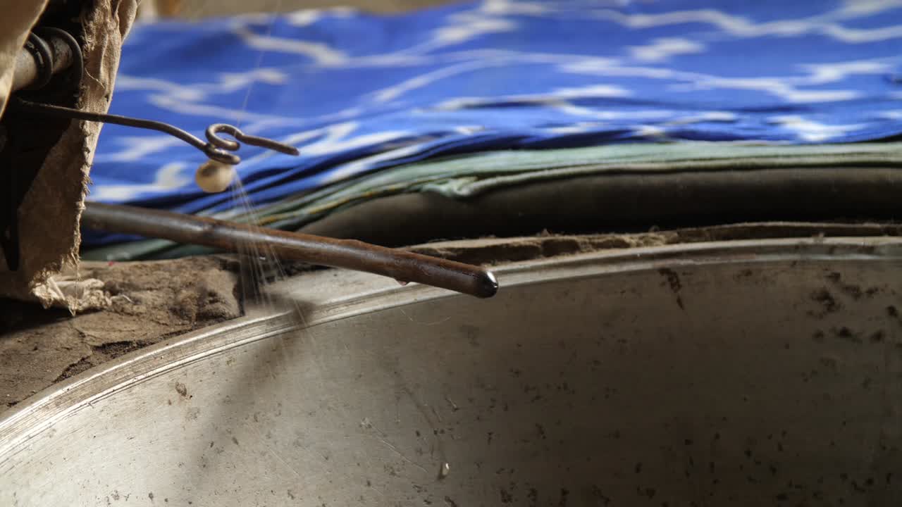 производство шелка из шелкопрядов ку