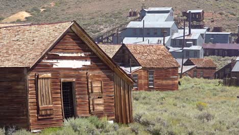 Establishing-shot-of-Bodie-California-gold-mining-gold-rush-ghost-town-4