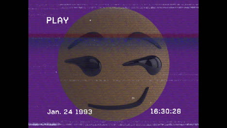 animación de emoji de sonrisa sobre pantalla de reproducción en fondo púrpura y blanco