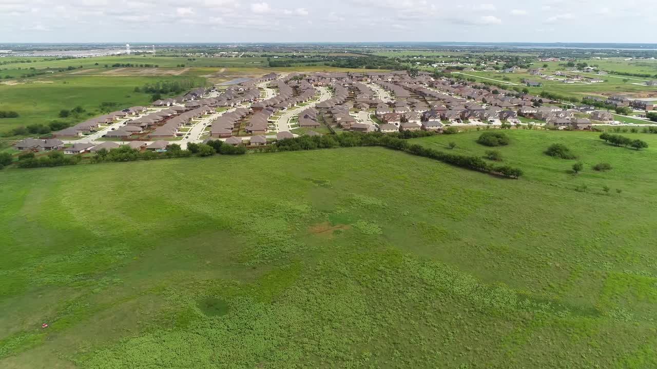 vuelo aereo sobre la ciudad de sanger en texas