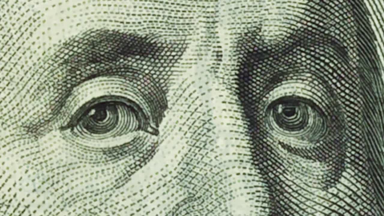 Macro 100 dollar animation