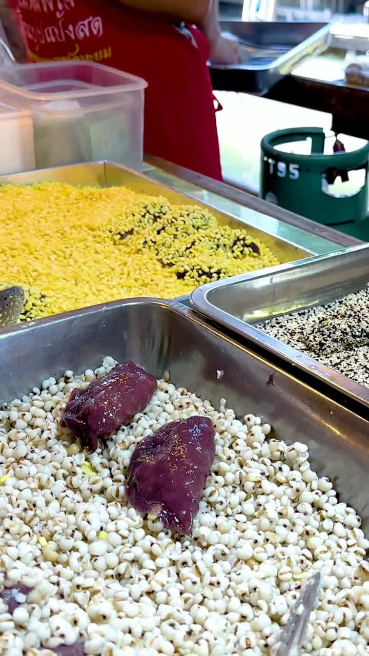 활기찬 시장 에서 활기찬 음식 전시