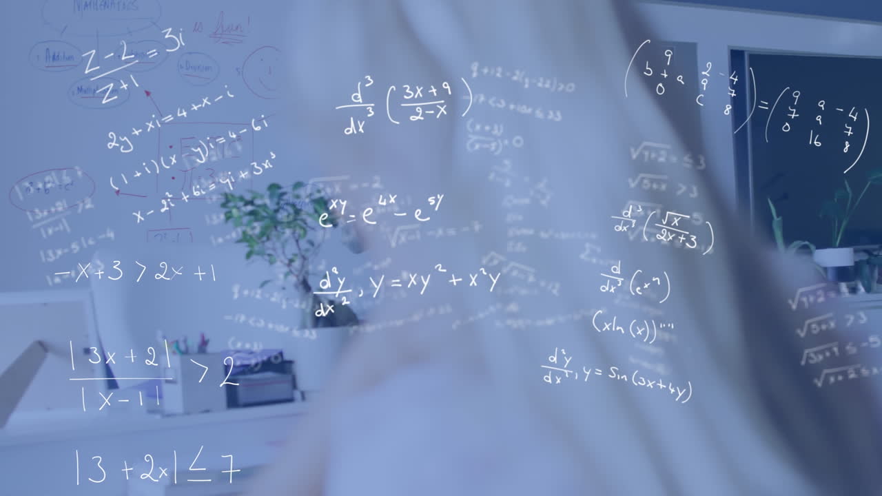 수학 방정식의 애니메이션 행복한 아프리카계 미국인 남성 교사