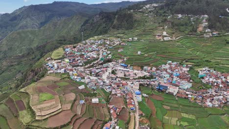 Rural charm of Kodaikanal captured through a slow aerial drone rise