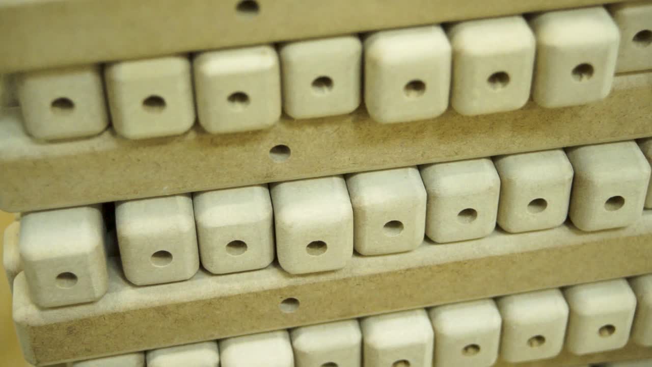 componentes de madera apilados para muebles u otros proyectos