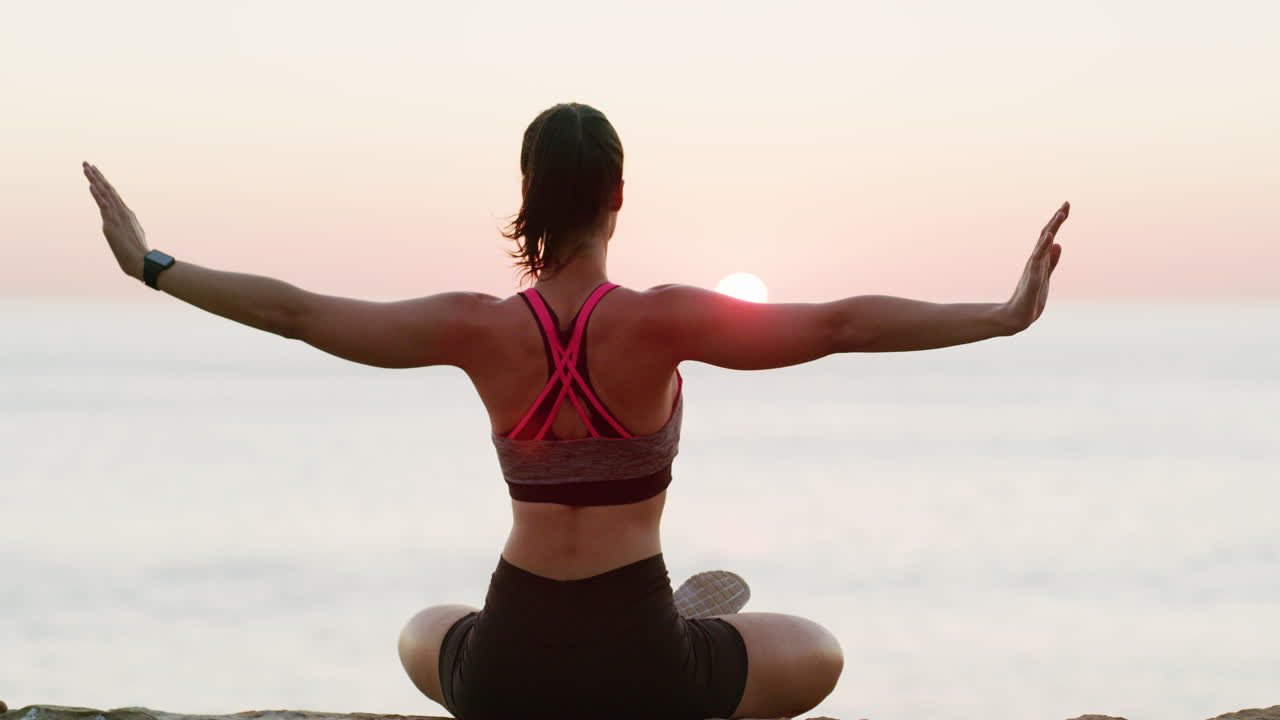 el paisaje complementa el yoga