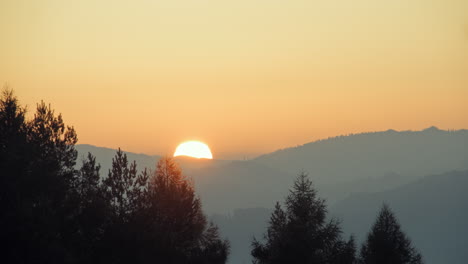 Sun-rising-above-the-horizon