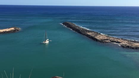 Sailboat-Floating-At-Hale-O-Lono-Harbor-On-Southwest-Coast-Of-Molokai-Island-In-Hawaii