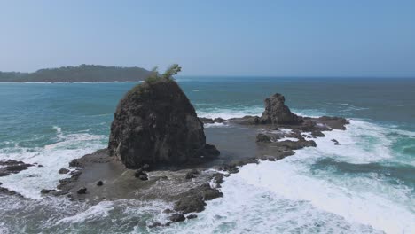 Fly-over-Watu-Lumbung-beach