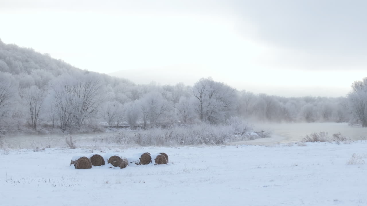 겨울 동안 북부 뉴욕 농장의 공중 사진