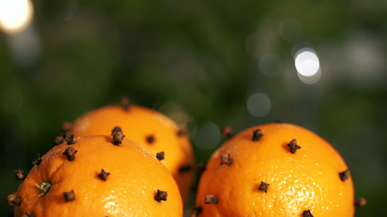 크리스마스 향수, 크리스마스 트리부터 아로마 포맨더까지 랙 포커스