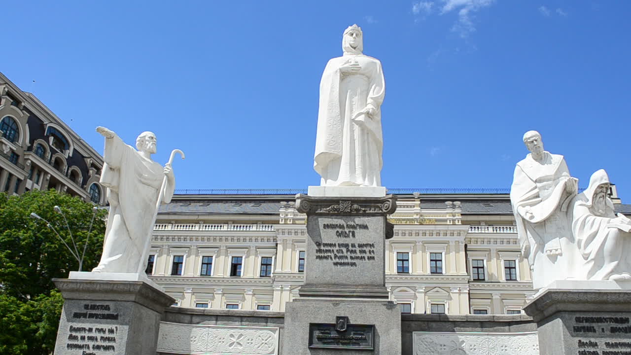 Monumen Putri Olga, Kyiv, Ukraina. Monumen bersejarah di Kyiv