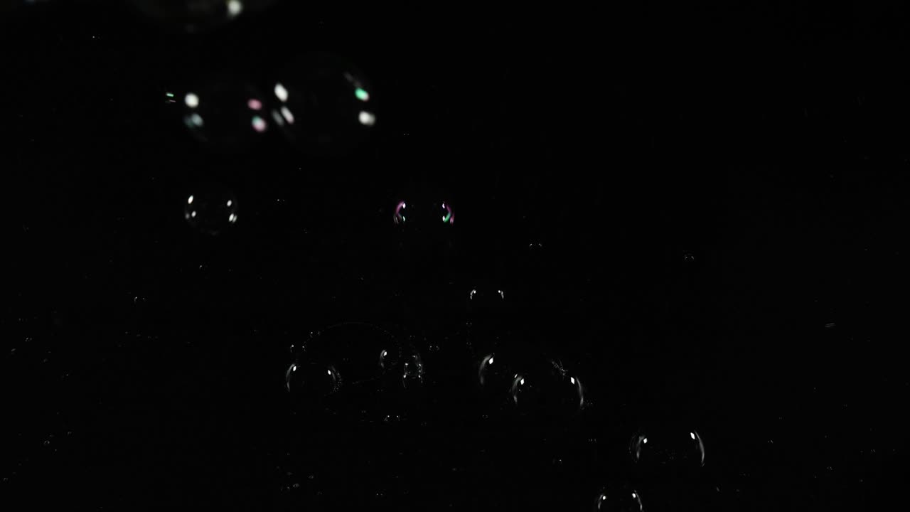 다양한 조명에서 거품의 동적 표시