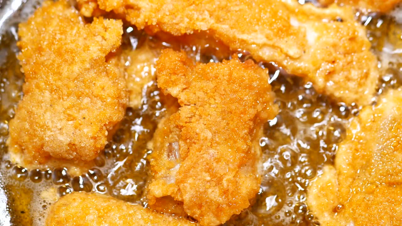 기름 에 김 하는  조각 의 클로즈업