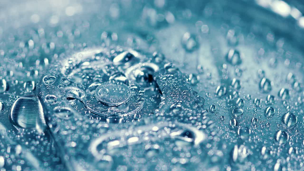 Aluminum Soda Tin Can Lid Cover of soft drink on ice goes around the circle.