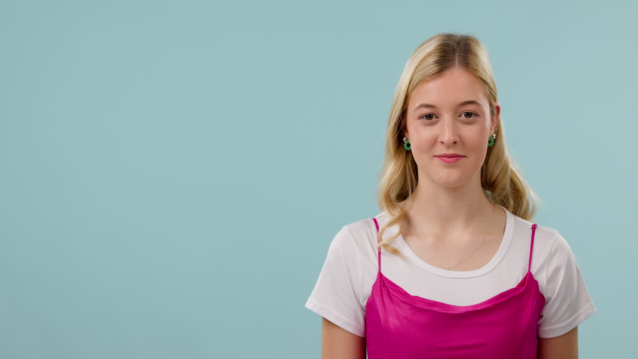 여성, 프레젠테이션과 얼굴을 가리키는