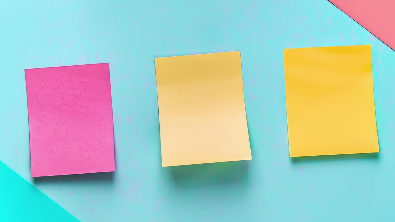 notas adhesivas coloridas en un fondo vibrante