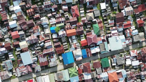 Toma-Aérea-De-Arriba-Hacia-Abajo-Del-área-Del-Cementerio-Sin-Espacio,-Filipinas