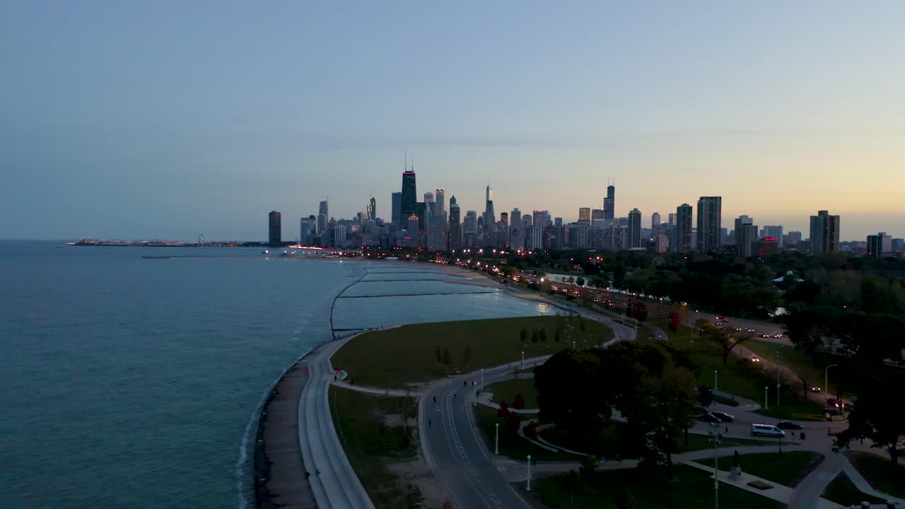 Filmato aereo con drone di Chicago, Illinois, a ottobre.