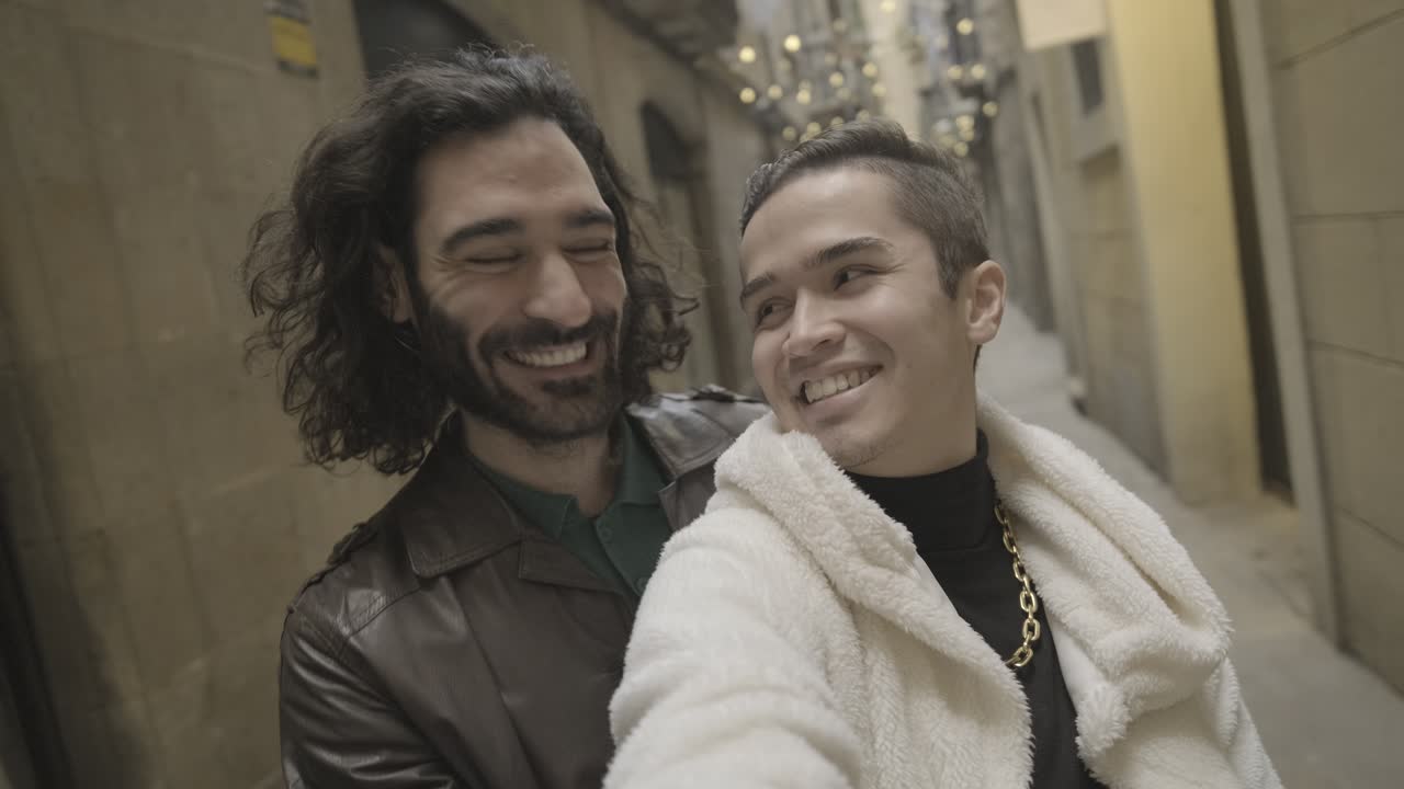Friends enjoying a walk in the city