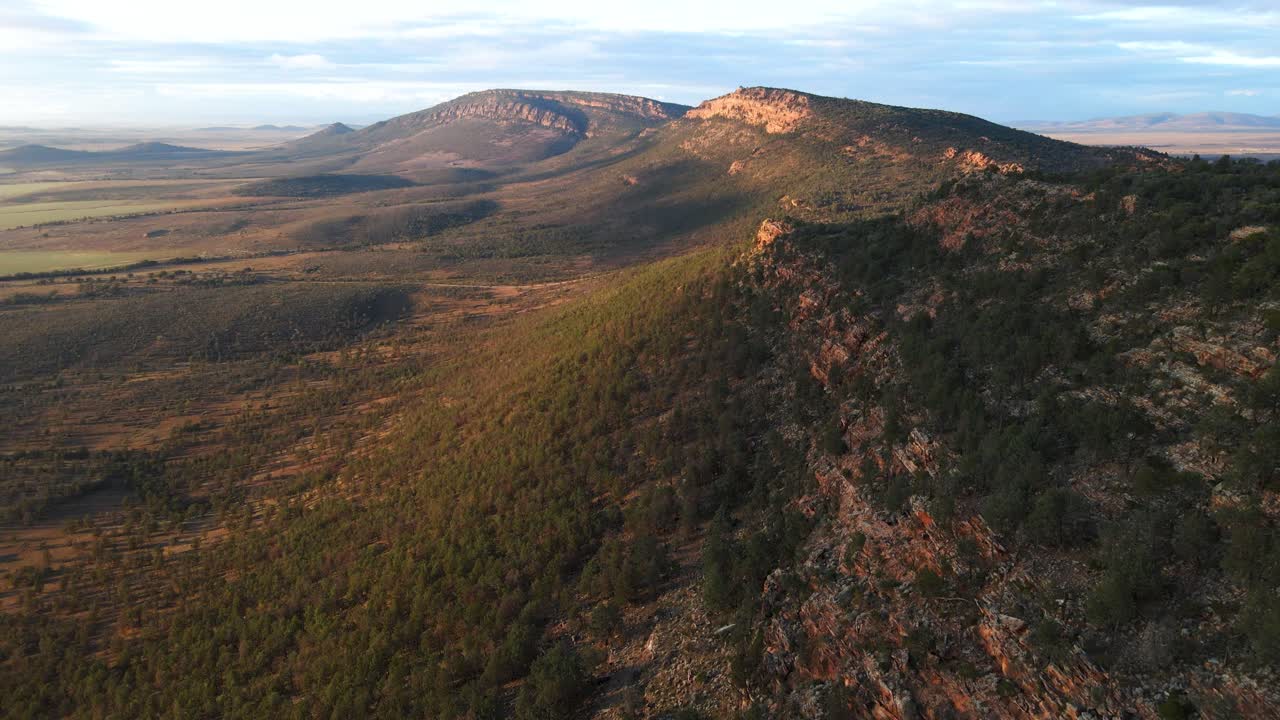 첫 번째 아침 불빛, 행상인, 야생 풍경의 비행 자비스 힐 전망대