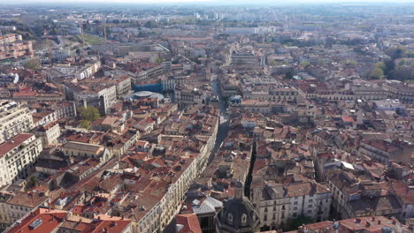 Hermoso-Día-Soleado-Sobre-El-Centro-De-Montpellier-Aéreo