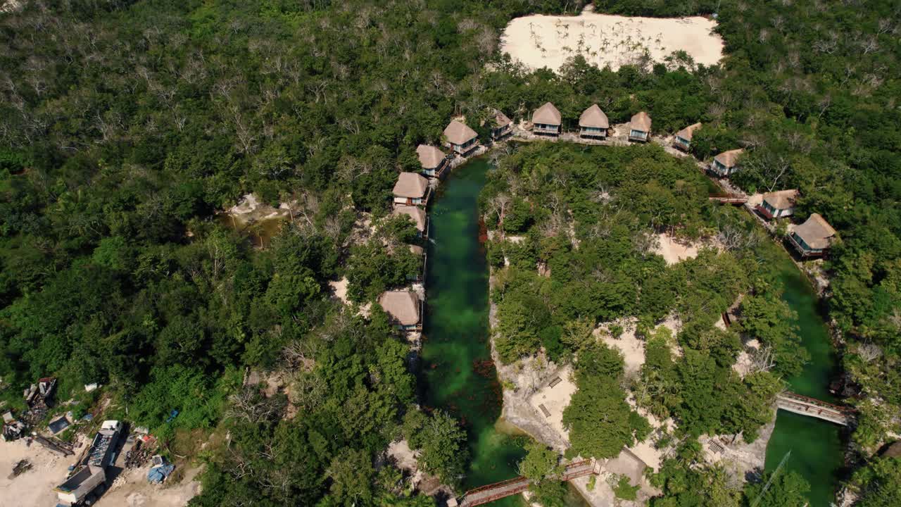4k antena de cabañas en tropical tulum mexico