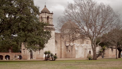 this is a wide shot of the mission san jose in san antonio, tx