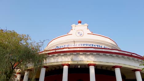 Edificio-Antiguo-De-La-Sede-Universitaria-Con-Cielo-Azul-Por-La-Mañana-Desde-Un-ángulo-Bajo-Video-Tomado-Patna-College-Patna-Bihar-India-El-15-De-Abril-De-2022