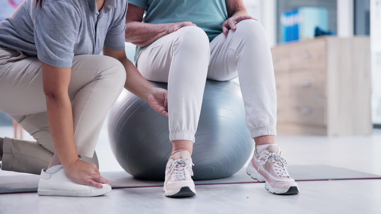 Senior care, physiotherapist