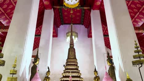 The-inside-of-a-Buddhist-temple-in-Thailand