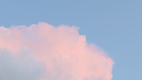 nubes de cielo de hadas rosas sueños de fantasía fondo magenta