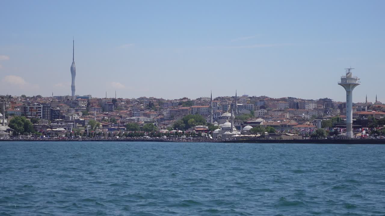 impresionante vista del horizonte de estambul con la torre galata