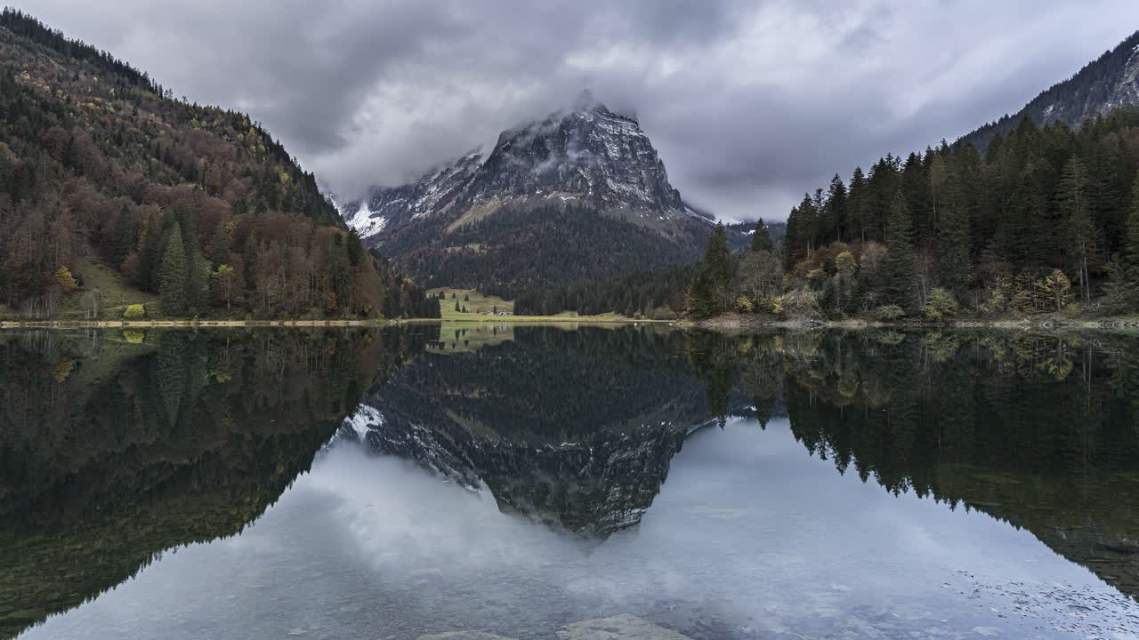 Beautiful Timelapse at the Lake Obersee in Switzerland, Kanton Glarus
