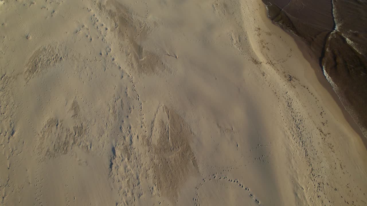 해가 지는 동안 페이스테인 등대