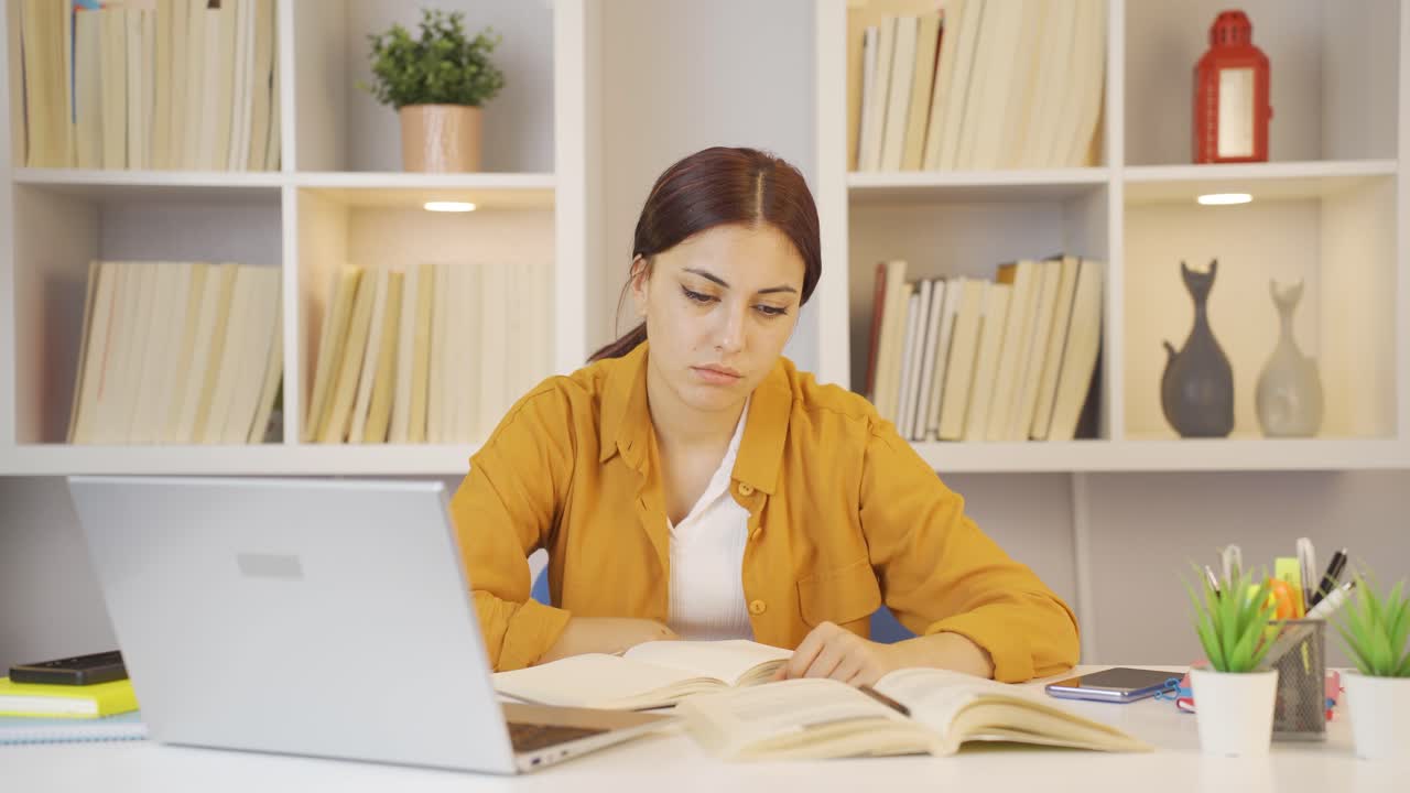 estudiante experimentando pérdida de motivación.