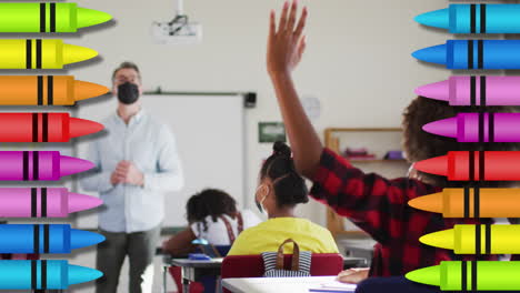 animación de lápices de colores sobre maestros varones y escolares con máscaras faciales en el aula
