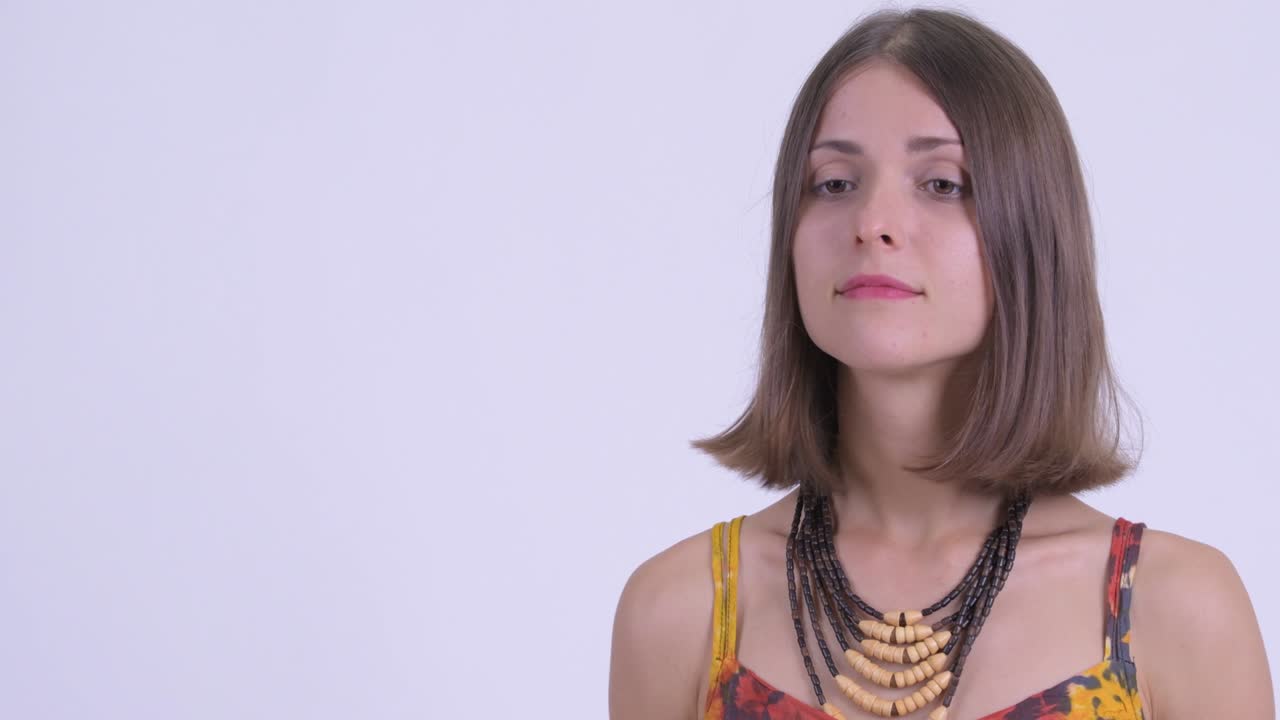 Joven mujer hipster feliz y hermosa.