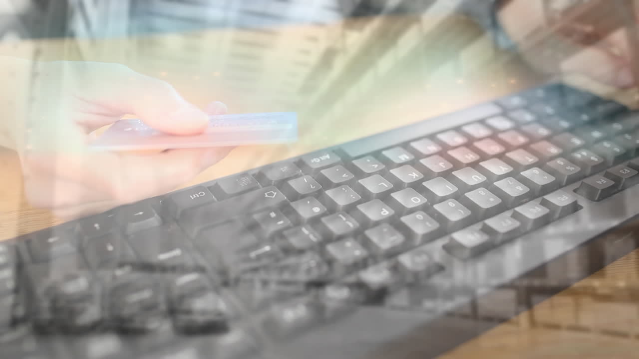 창고 에 있는 상자 들 이 쌓여 있는 컴퓨터 를 사용 하고 신용 카드 로 지불 하는 사람 의 애니메이션